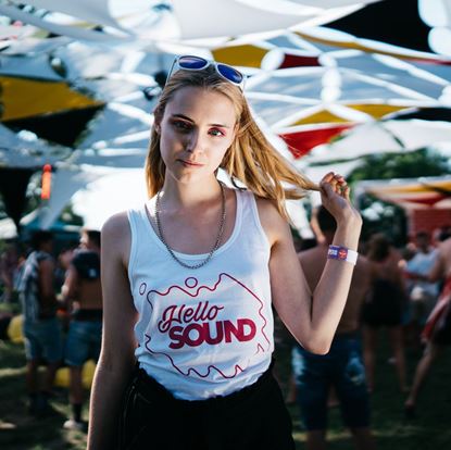BALATON SOUND // Női Hello Sound Trikó termékhez kapcsolódó kép