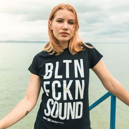 BALATON SOUND // Női FCKN Póló termékhez kapcsolódó kép