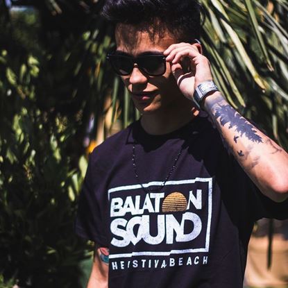 BALATON SOUND // Férfi Fesztiválpóló termékhez kapcsolódó kép